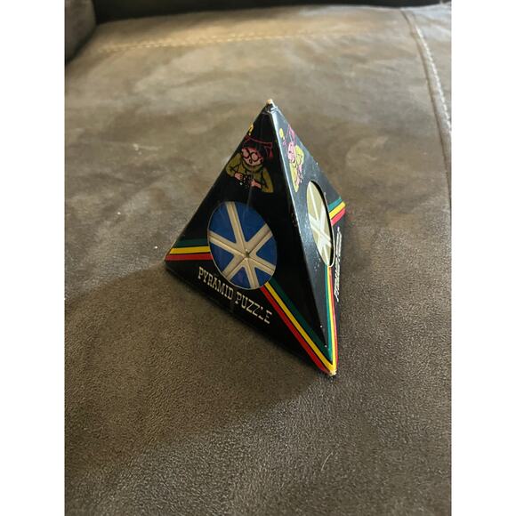 Vintage 1981 Tomy Pyraminx Pyramid Puzzle Triangle-NIB - Picture 2 of 3